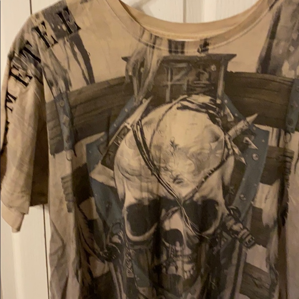 Tan Gradient Remetee Short Sleeve Skull T-Shirt L